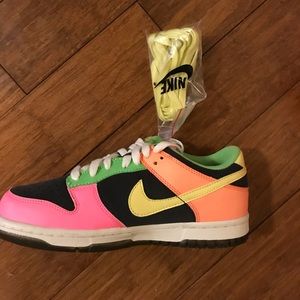COPY - NWT old school Nike dunks